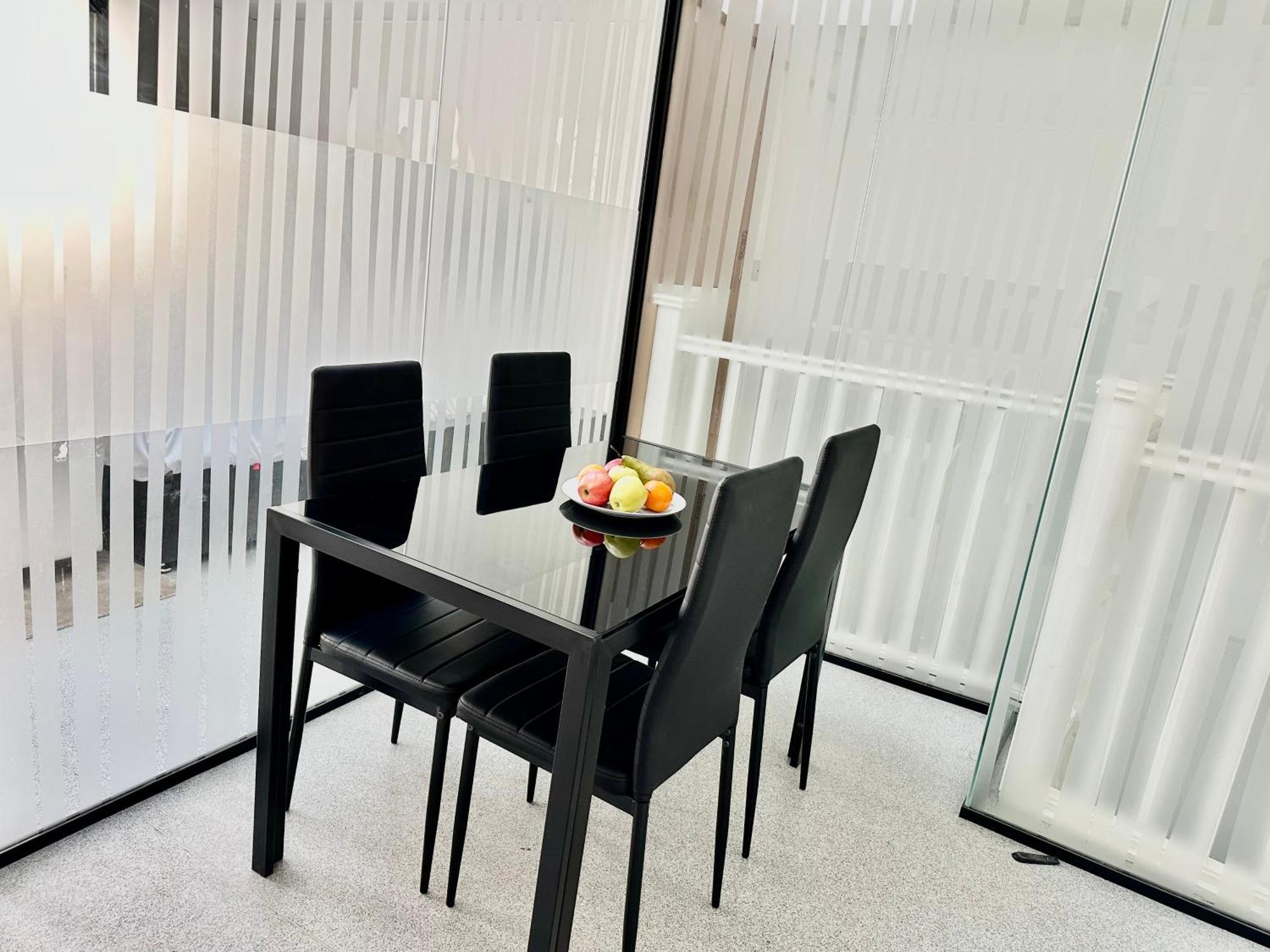 Westferry Two Appartement Londen Buitenkant foto
