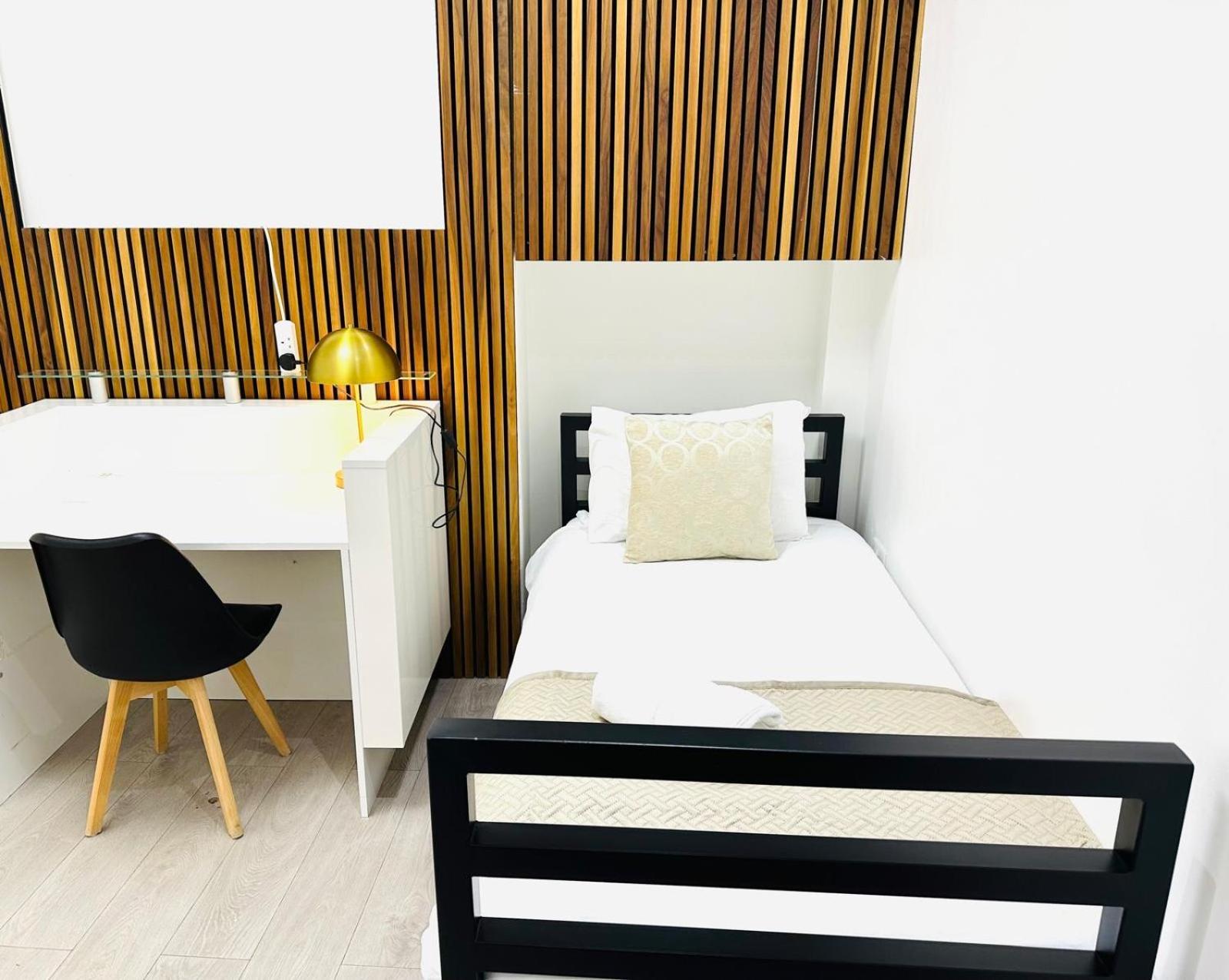 Westferry Two Appartement Londen Buitenkant foto