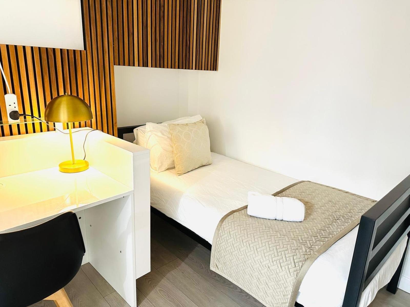 Westferry Two Appartement Londen Buitenkant foto