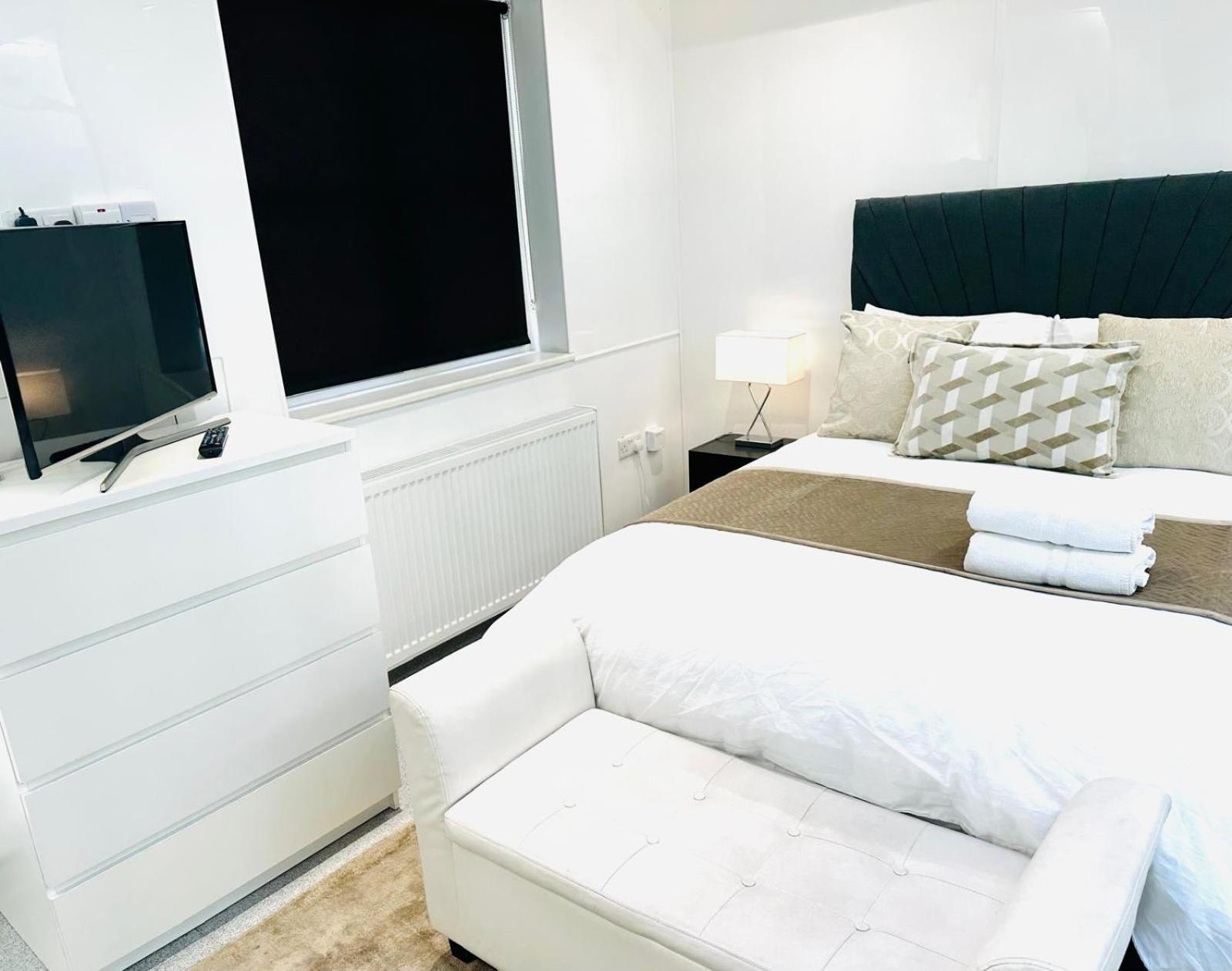 Westferry Two Appartement Londen Buitenkant foto